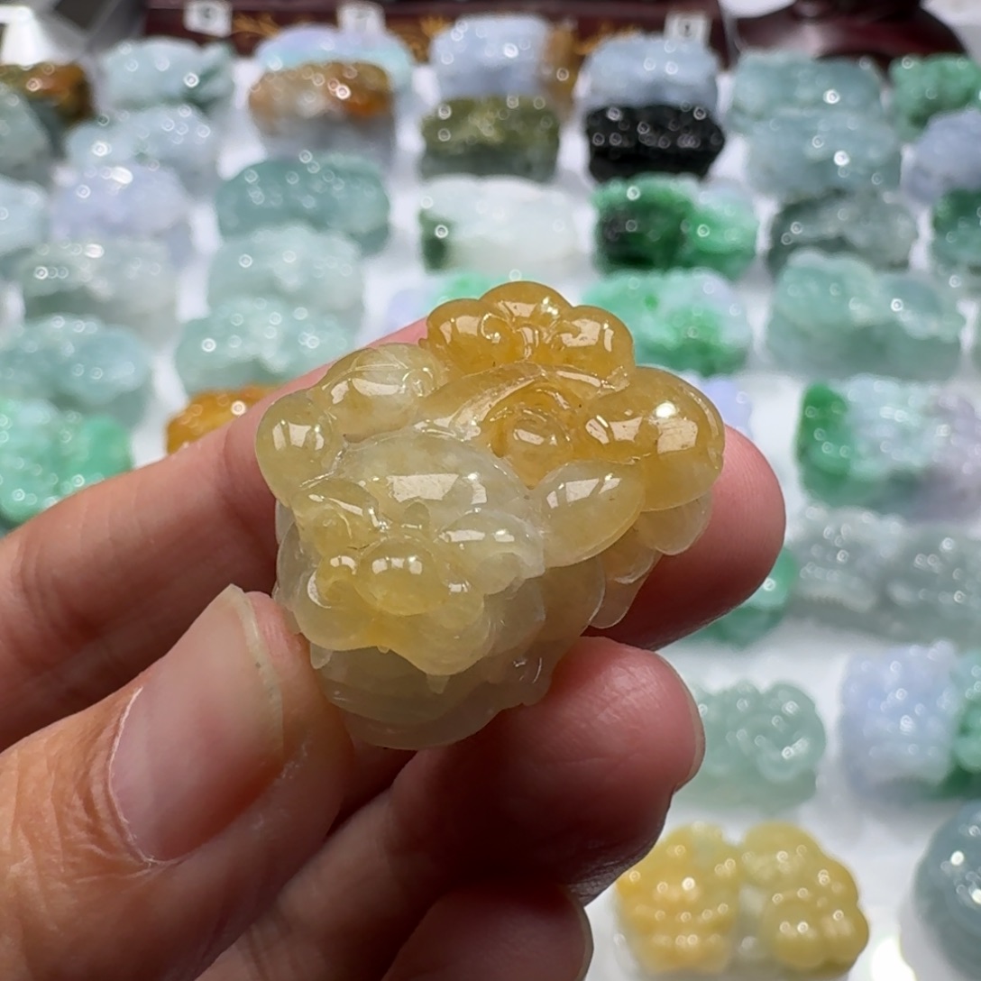 翡翠未镶嵌挂件貔貅