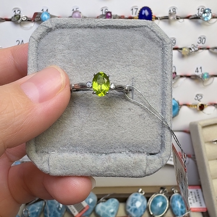 戒指橄榄石银S925镶嵌