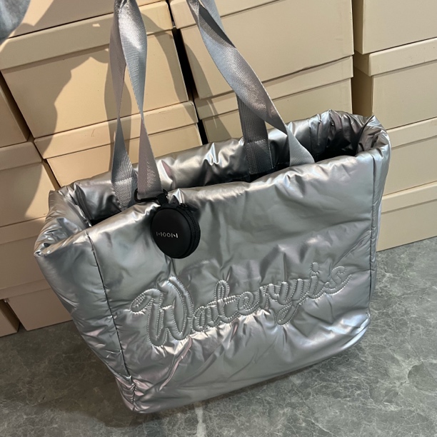 银色秋冬纯手提包包