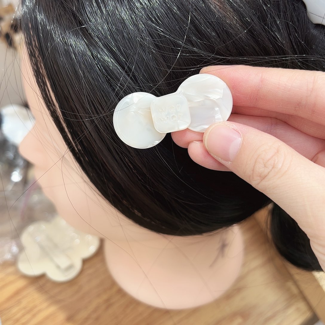 皮质铁合金小号蝴蝶结贝母