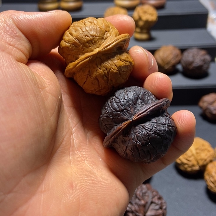 文玩核桃吊坠B七彩螺39mm