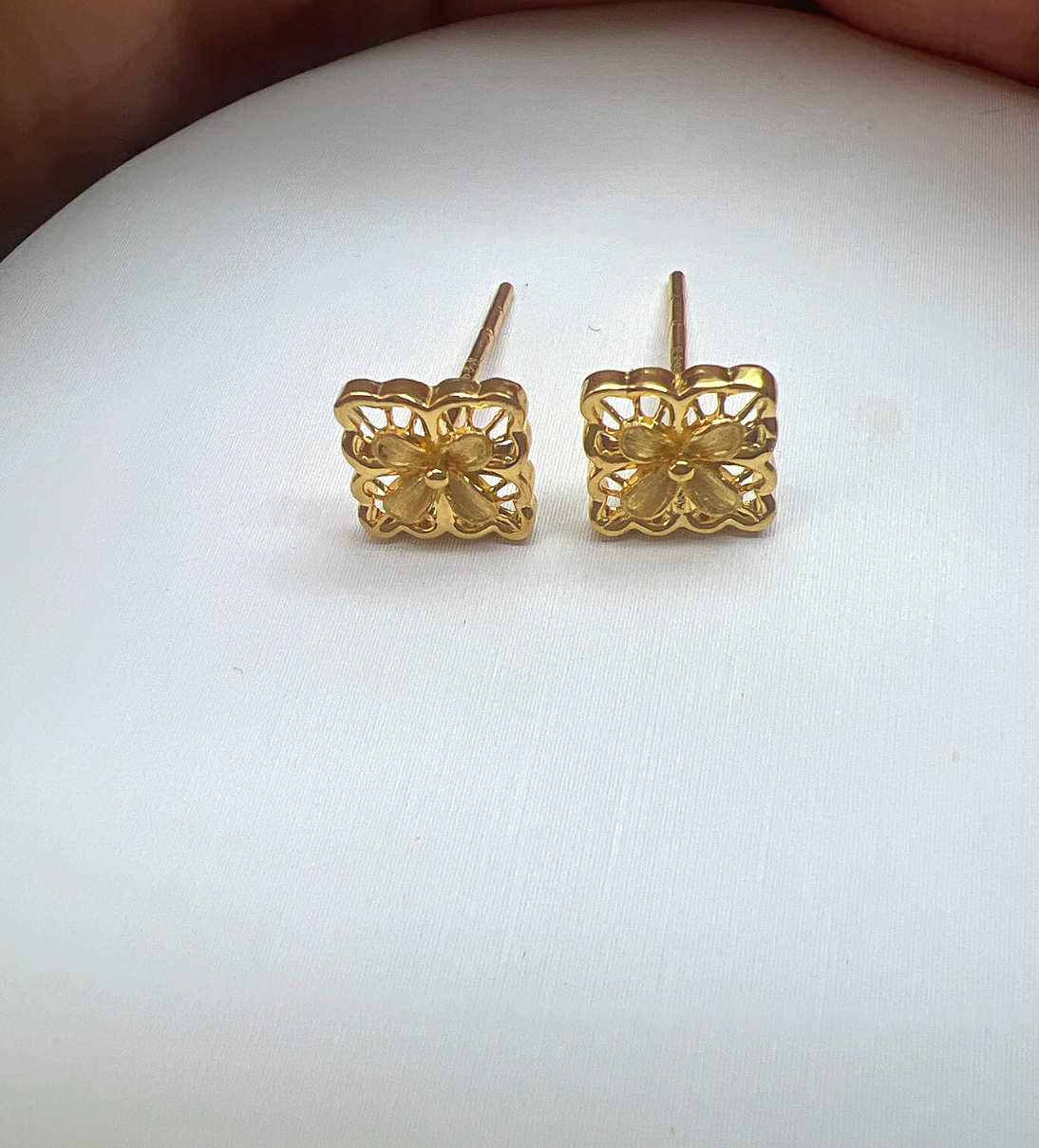 足金999 镂空质感花花耳饰