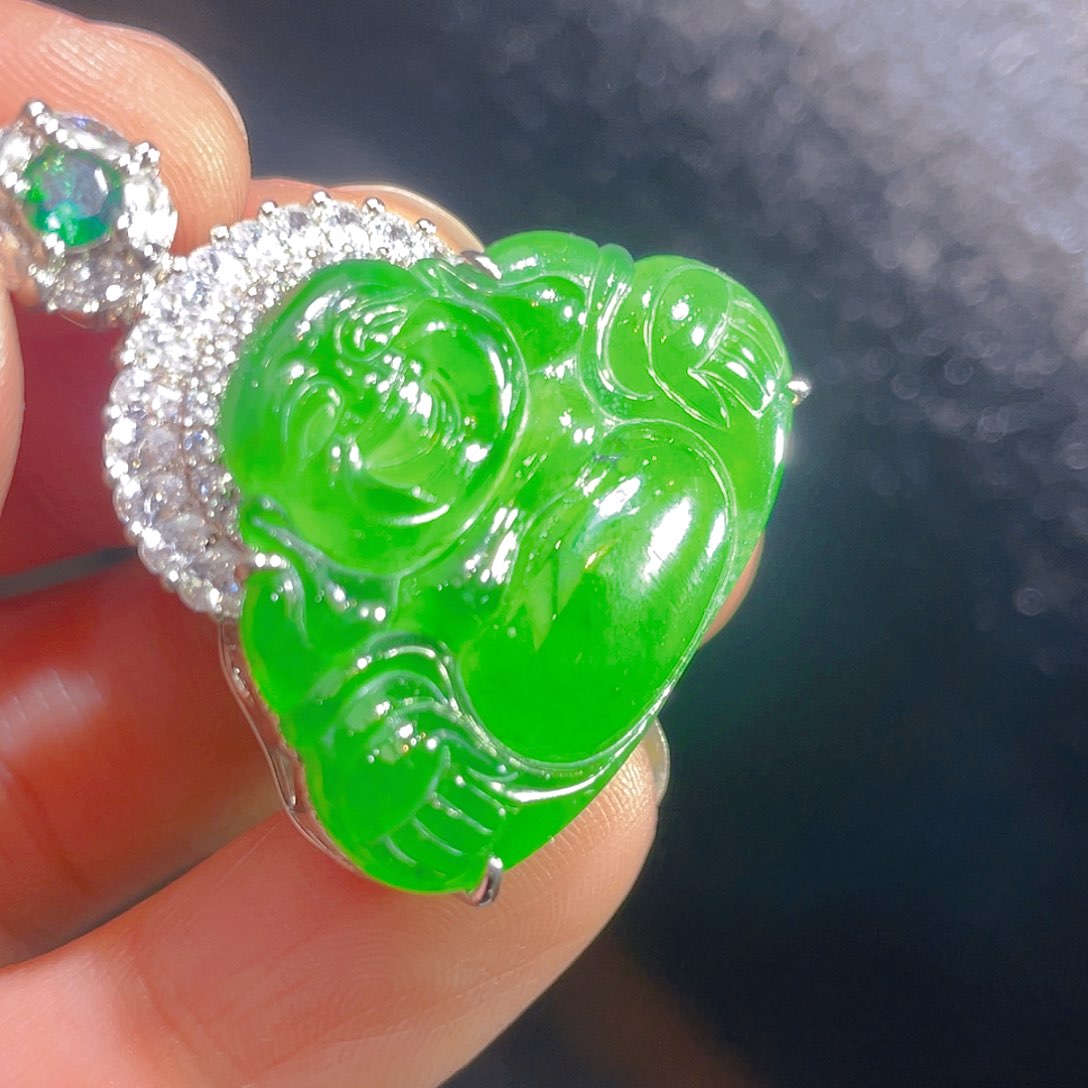 翡翠颈饰未镶嵌翡翠