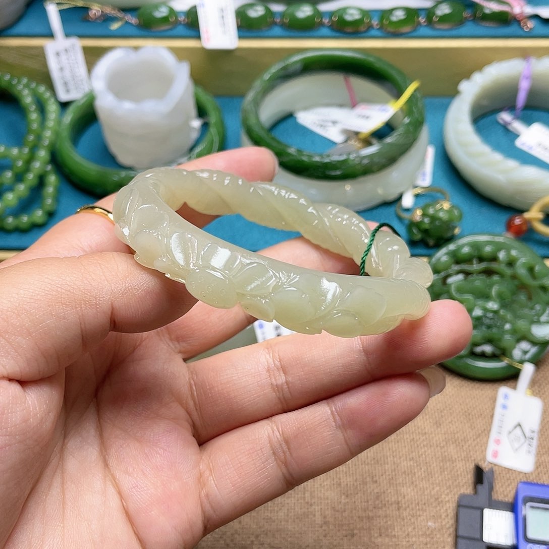 【闪购商品】和田玉手镯57圈口117未镶嵌