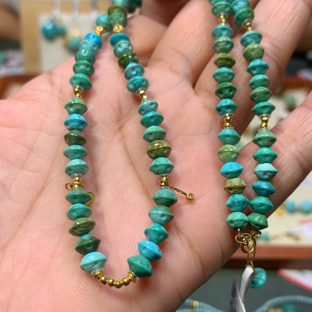 绿松石18K金镶嵌锁骨