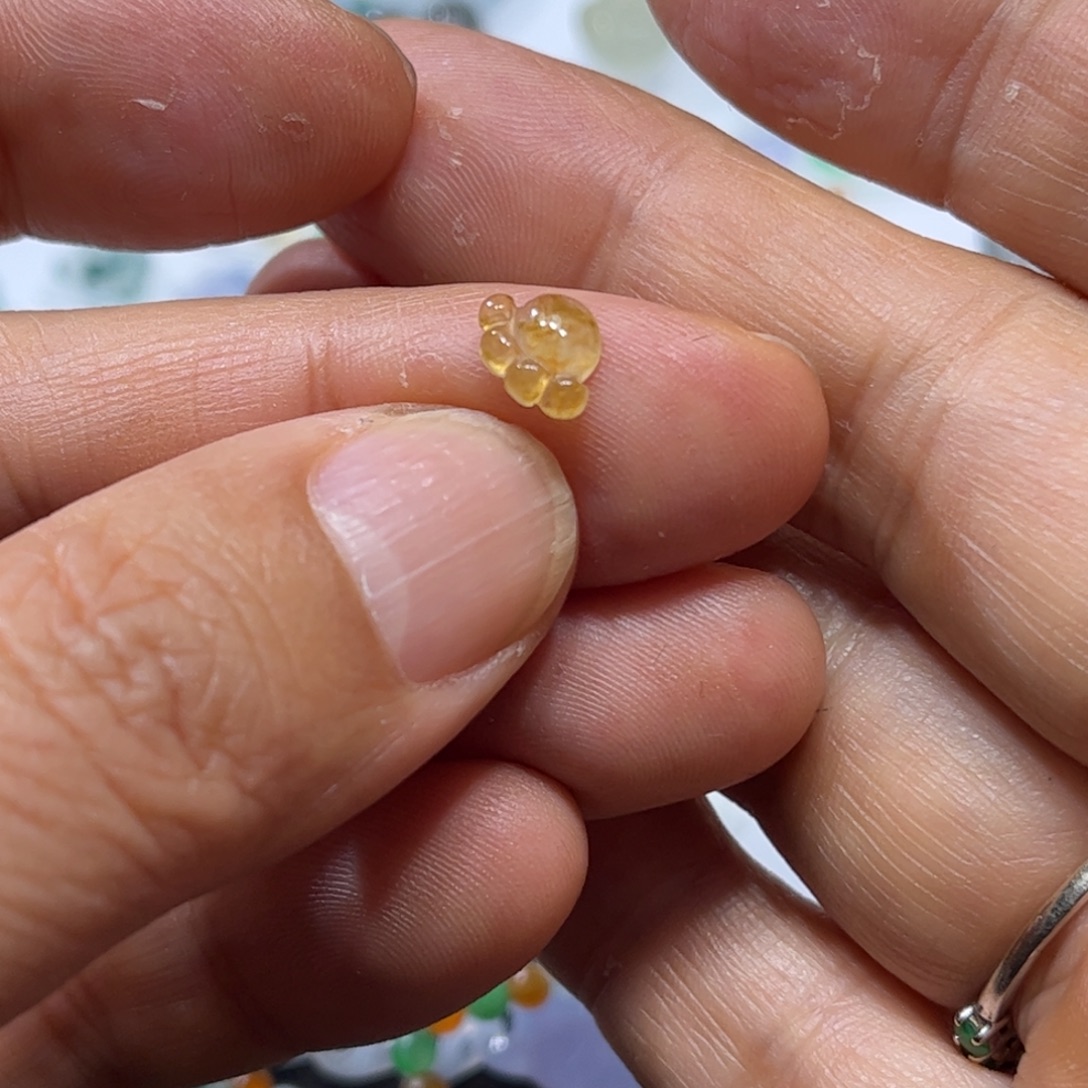 翡翠未镶嵌颈饰猫爪