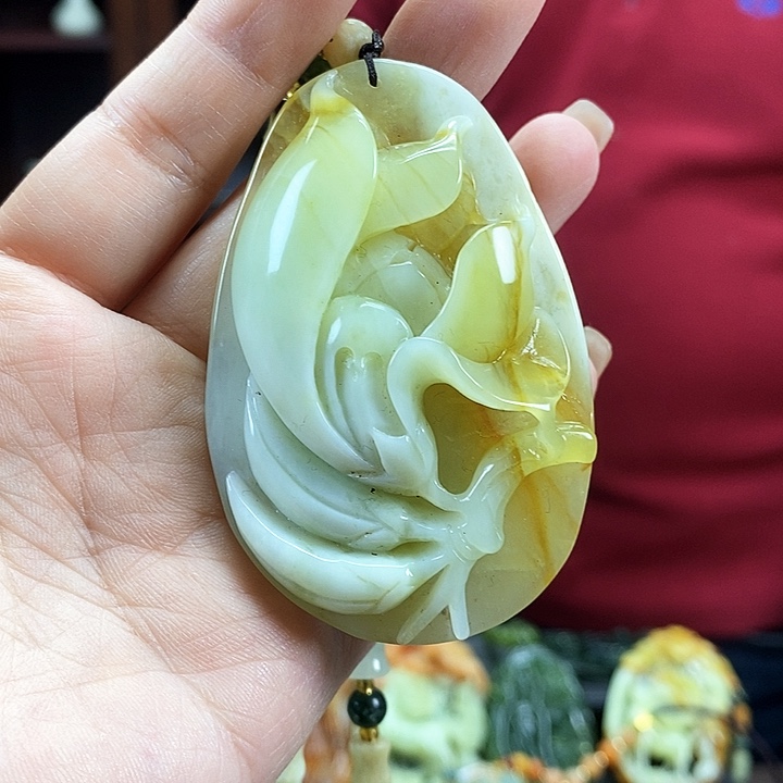 蛇纹石玉吊坠未镶嵌