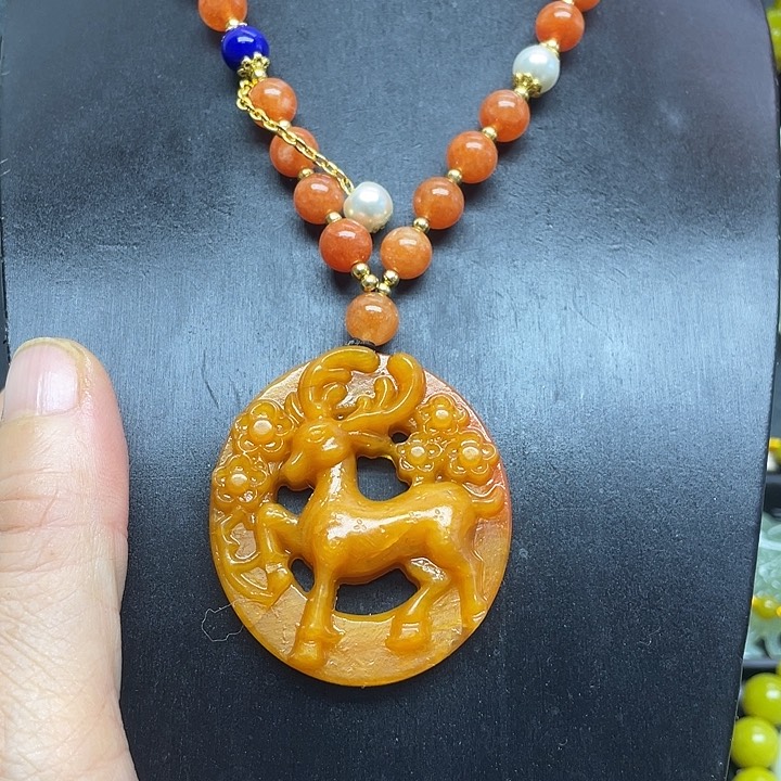 未镶嵌蛇纹石玉颈饰