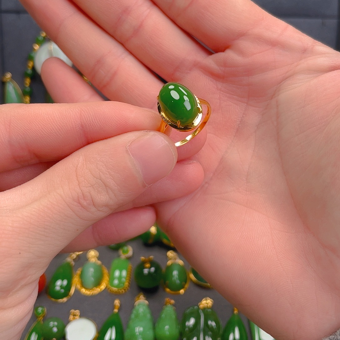 和田玉（碧玉）18K金镶嵌戒指