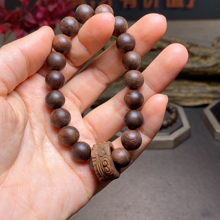 沉香手串越南富森红土1.0设计➕跑环沉香木雕设计