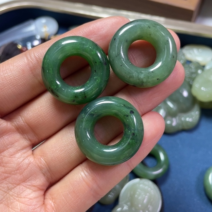 和田玉吊坠(不含链)未镶嵌碧玉圈 多样性拍一发一