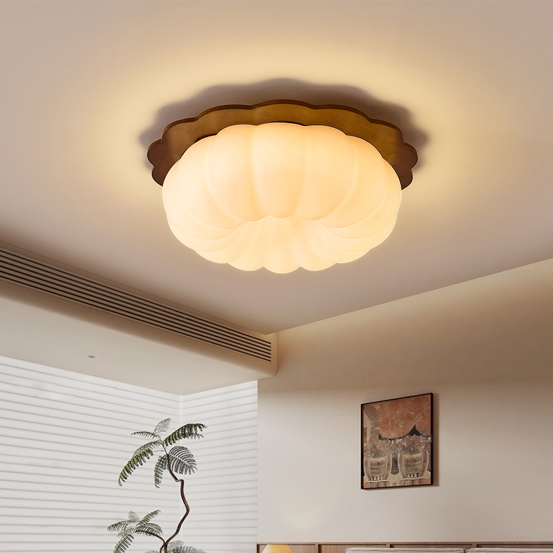 卧室灯中古奶油风吸顶灯全光谱护眼2025年新款温馨浪漫书房间灯具