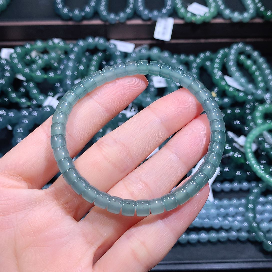 未镶嵌手链翡翠C*?天然a货翡翠手串