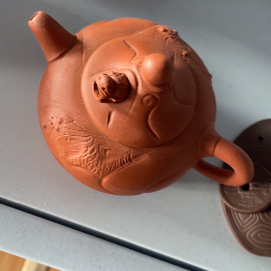 茶壶底槽青紫砂艺术作品