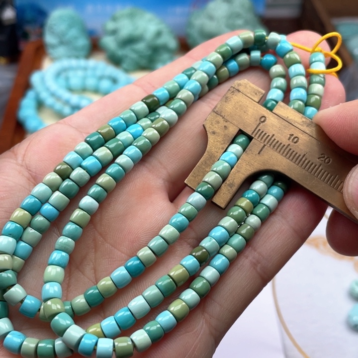 绿松石颈饰未镶嵌