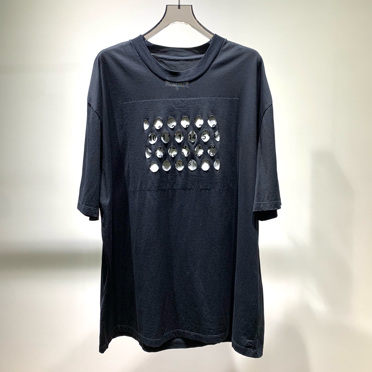 未使用 Maison Margiela/梅森马吉拉 圆洞漏空数字短袖/50/Y8240