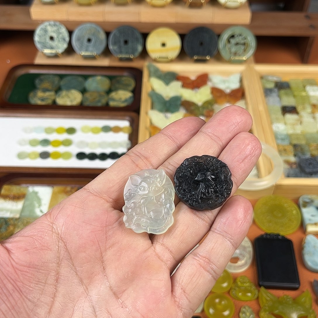 梦***溪蛇纹石玉未镶嵌颈饰