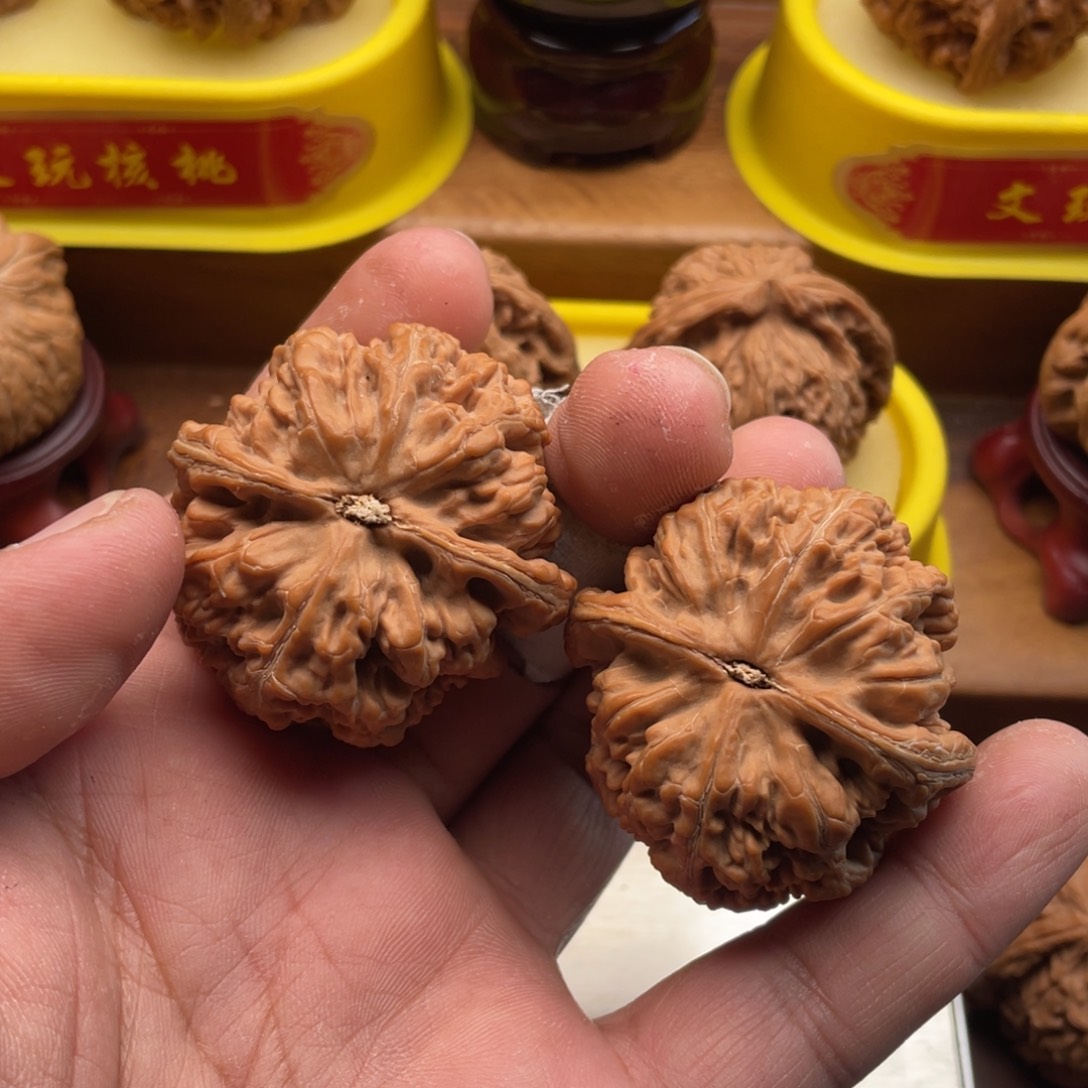 牛***马文玩核桃吊坠44粗筋