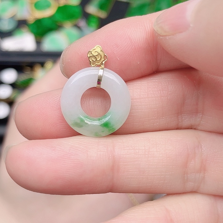 翡翠颈饰18K金镶嵌天然翡翠