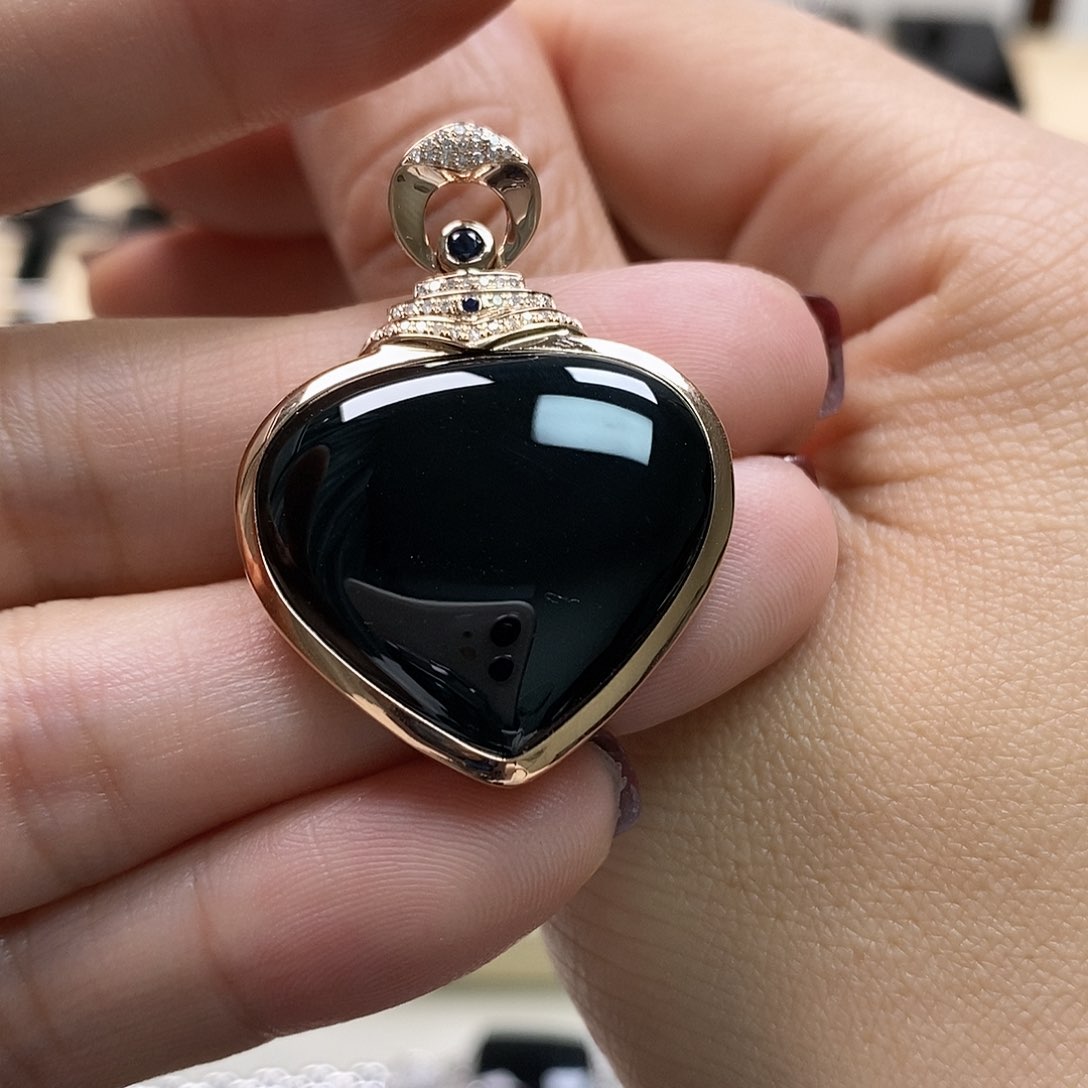 翡翠颈饰18K金镶嵌墨翠