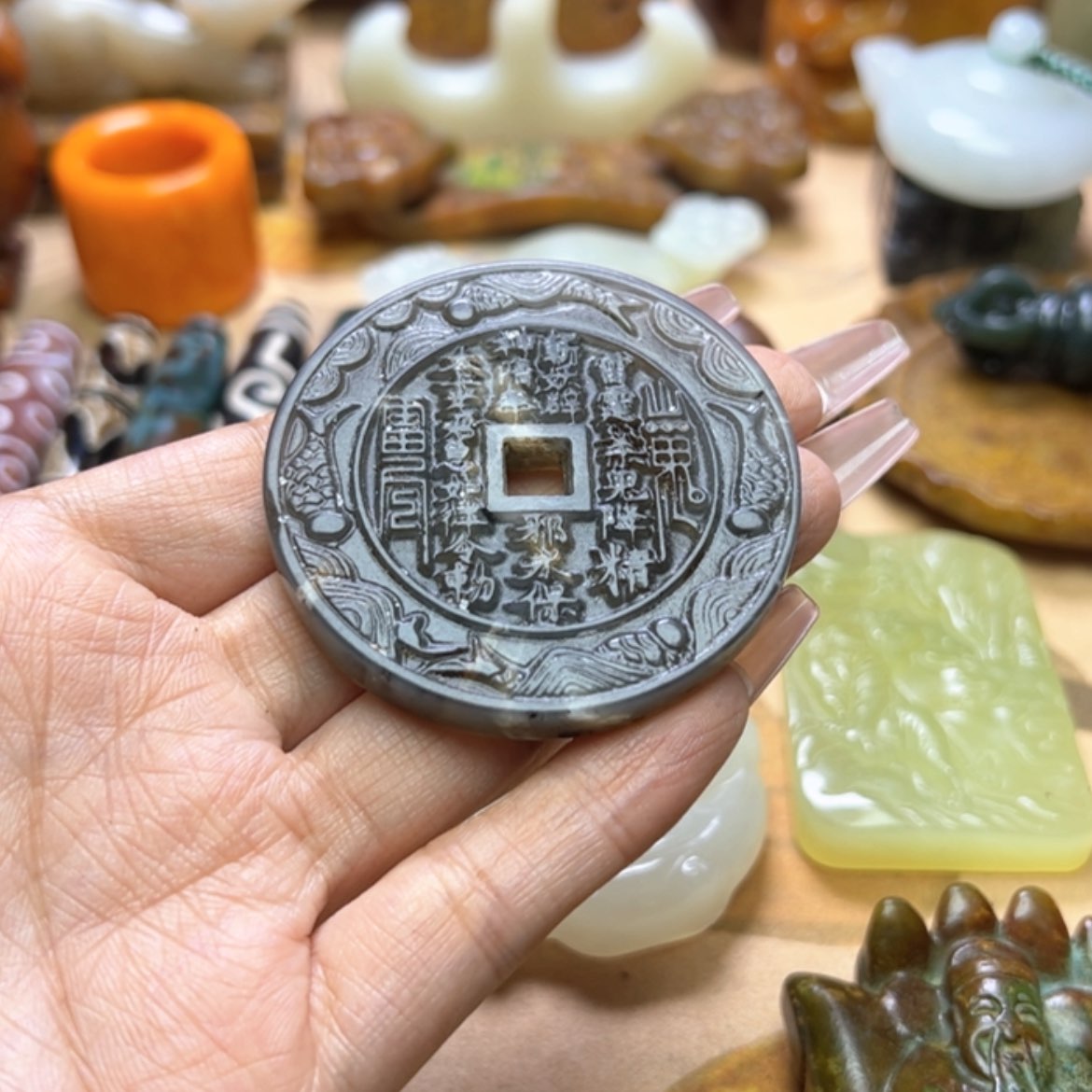 【闪购商品】蛇纹石玉颈饰未镶嵌