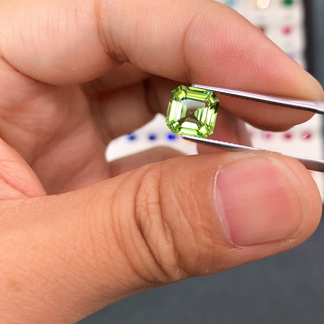 珠宝奇石未镶嵌橄榄石2.66克拉阿斯切