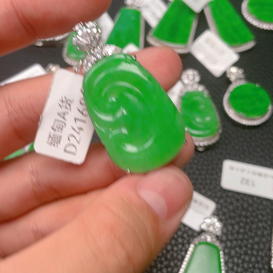 【闪购商品】翡翠吊坠(不含链)银S925镶嵌