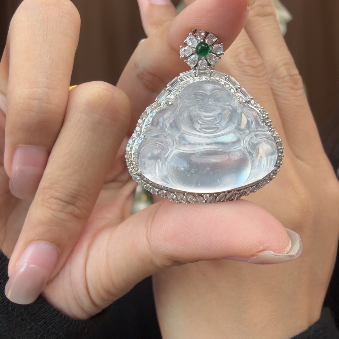 武***甜石英质玉银S925镶嵌颈饰