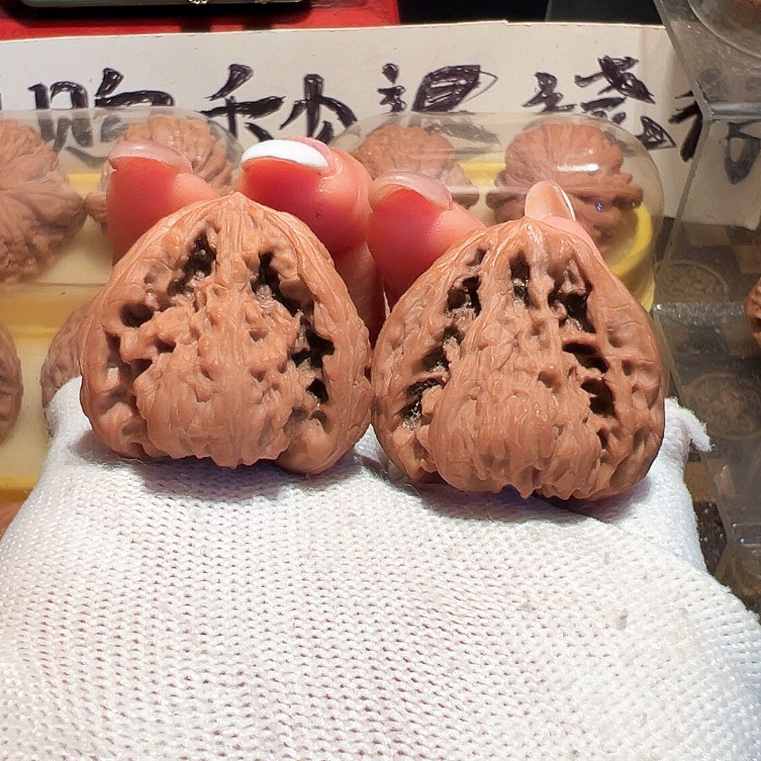 J***生吊坠桃核南疆石异形