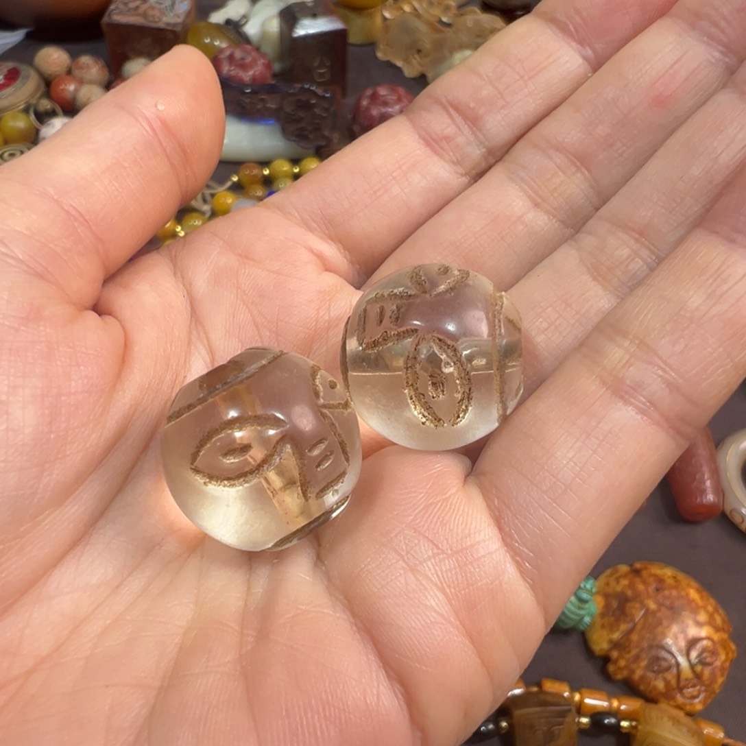 琥珀裸石未镶嵌做工精细