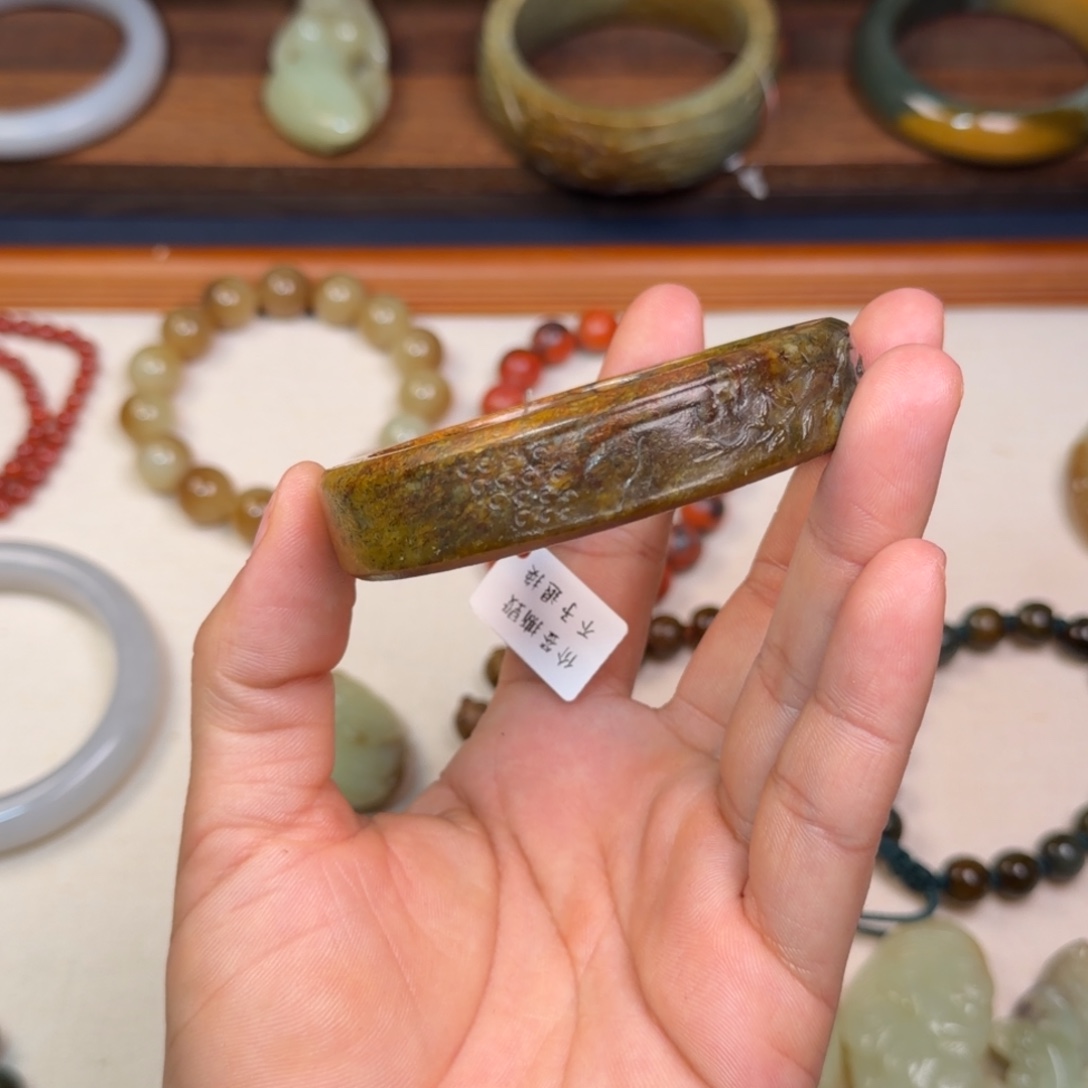 小***3岫岩河磨玉（透闪石质玉）未镶嵌手镯