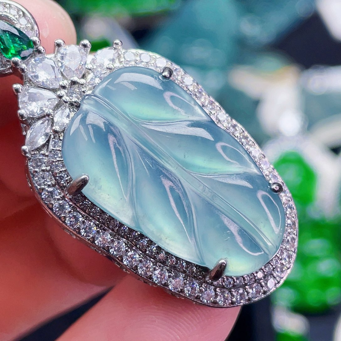 翡翠未镶嵌吊坠(不含链)628