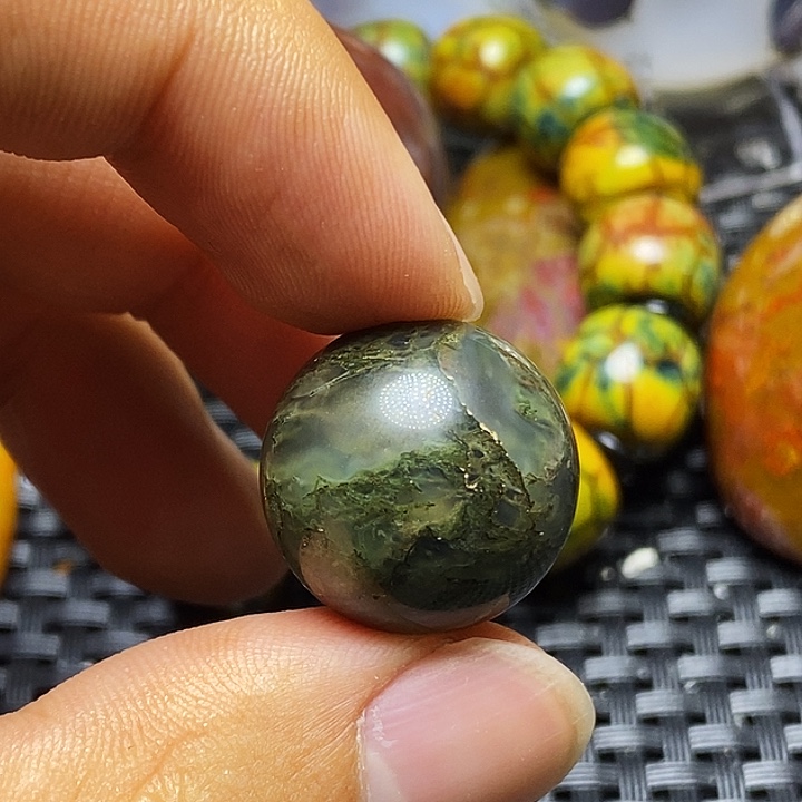 打***了玛瑙/玉髓未镶嵌颈饰