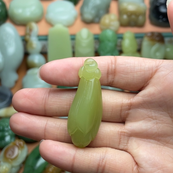 【闪购商品】颈饰未镶嵌和田玉和田玉黄口玉兰花