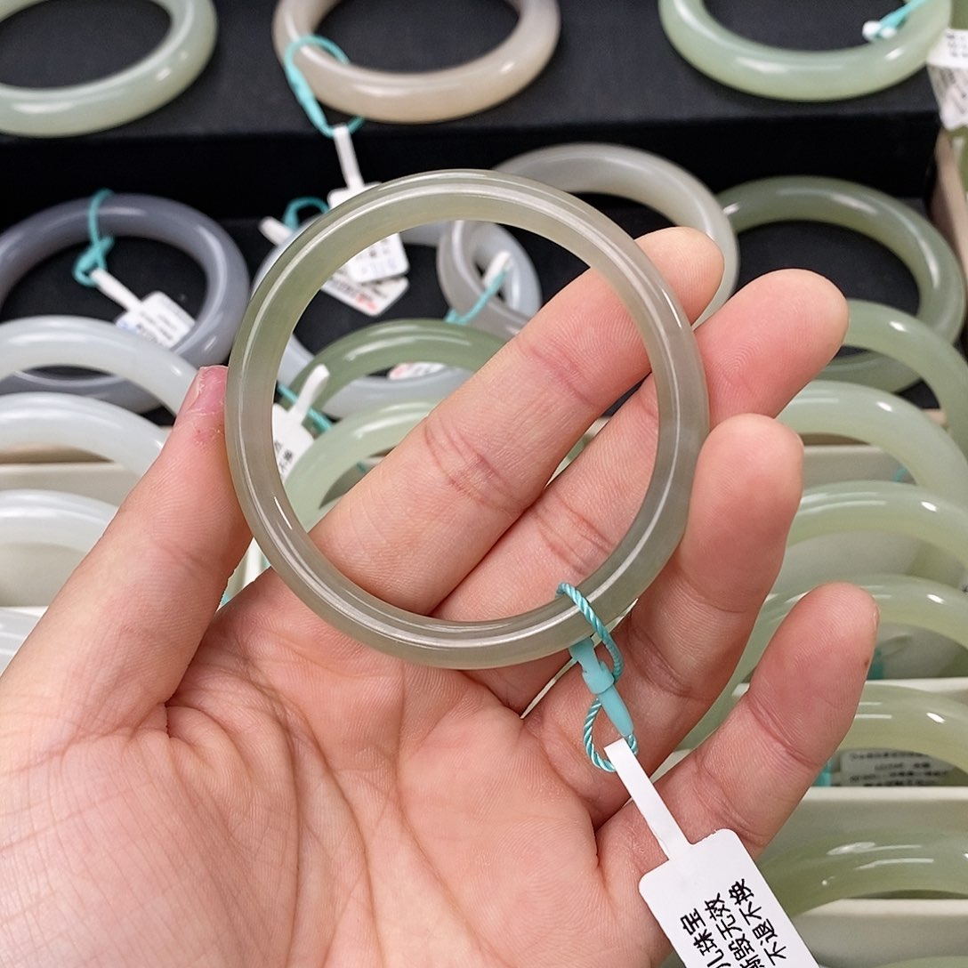 和田玉手镯未镶嵌53