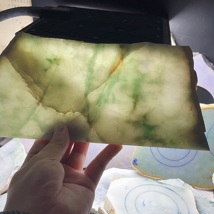 翡翠挂件未镶嵌毛料67