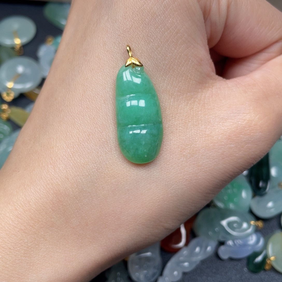 翡翠颈饰18K金镶嵌翡翠