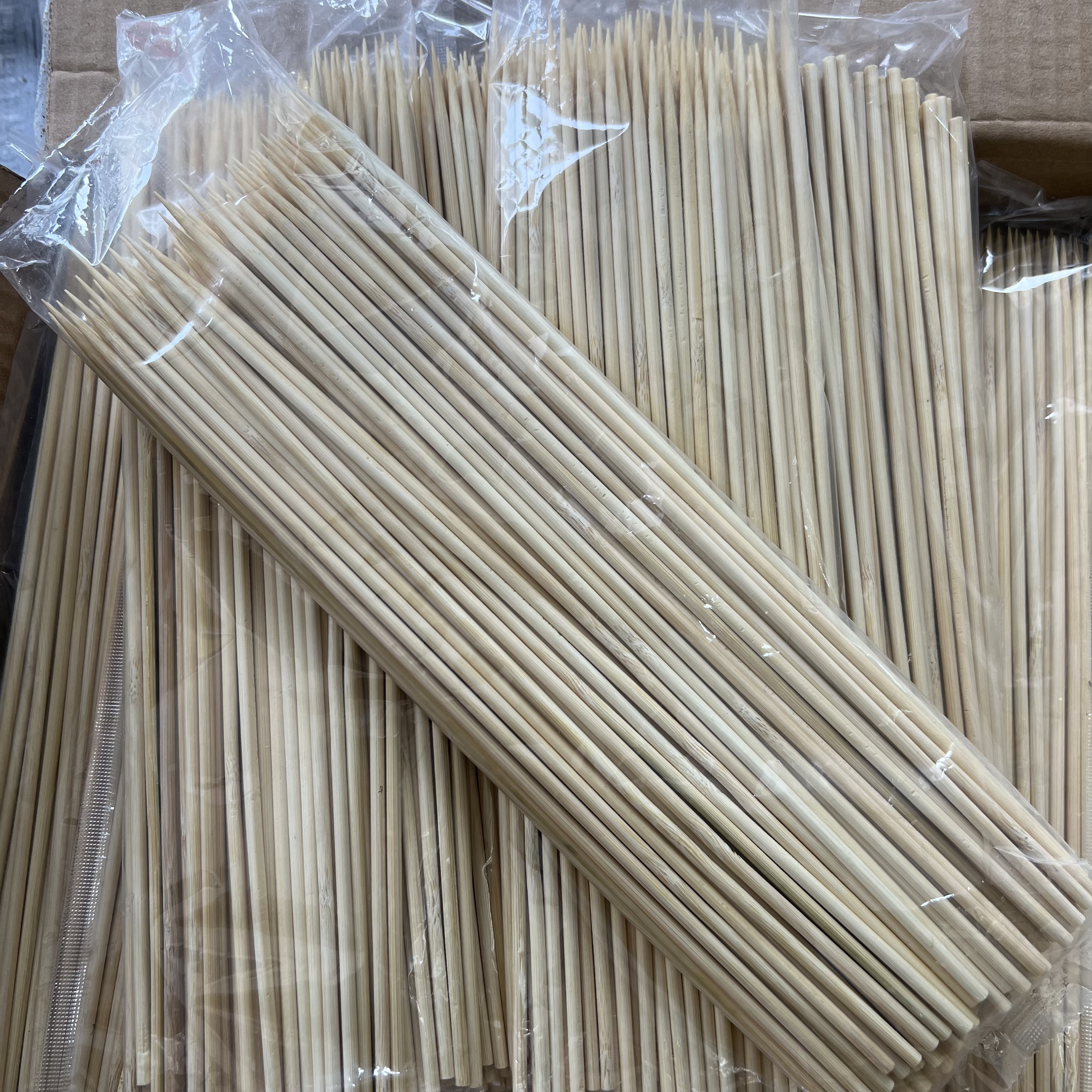 一次性竹签批发烧烤羊肉串串香薯塔淀粉肠棉花糖火腿肠整箱竹签子