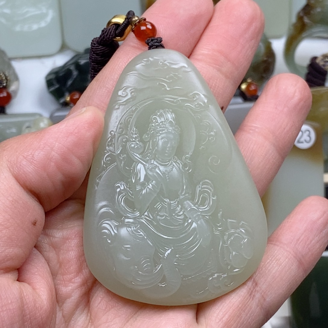 和田玉颈饰未镶嵌湛**物