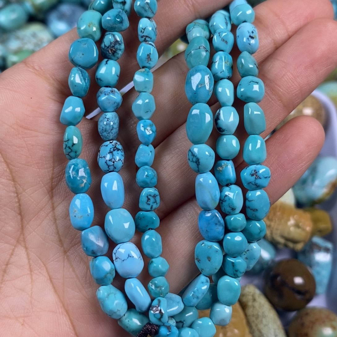 哈***米绿松石未镶嵌颈饰