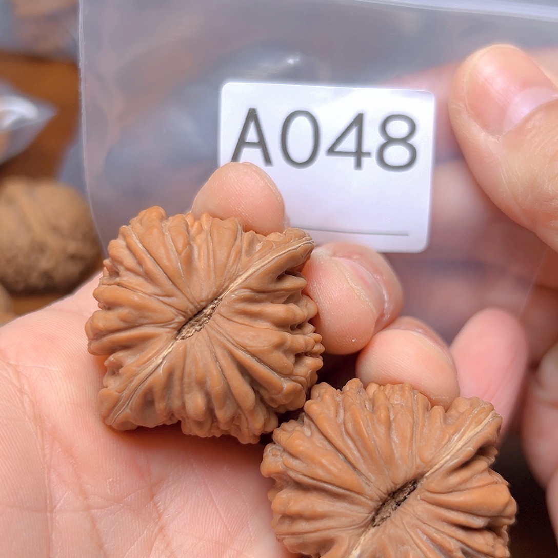 文玩核桃把件42➕四座楼