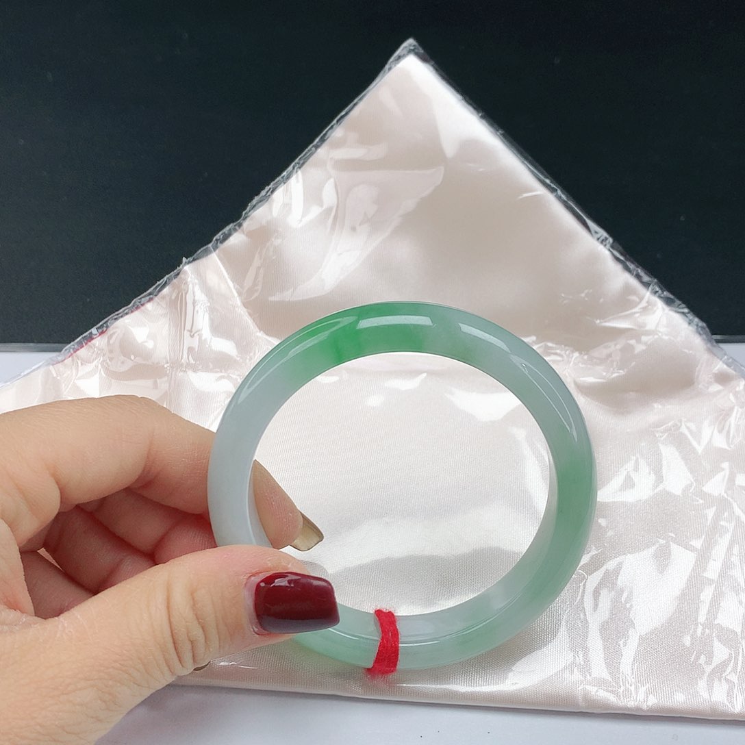 翡翠手镯未镶嵌翡翠027