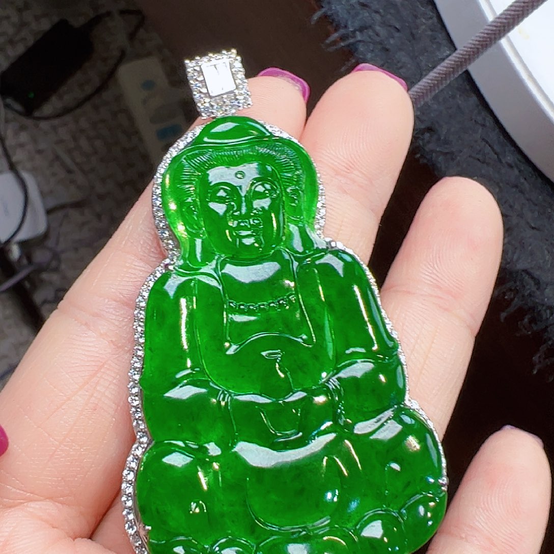 翡翠颈饰18K金镶嵌签收后24小时鉴赏期