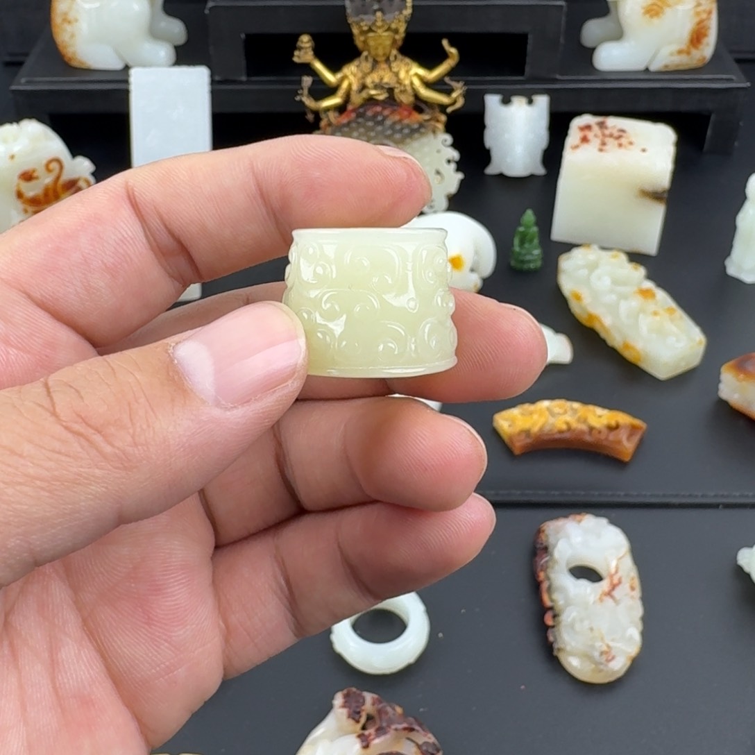 和田玉（糖玉）颈饰未镶嵌