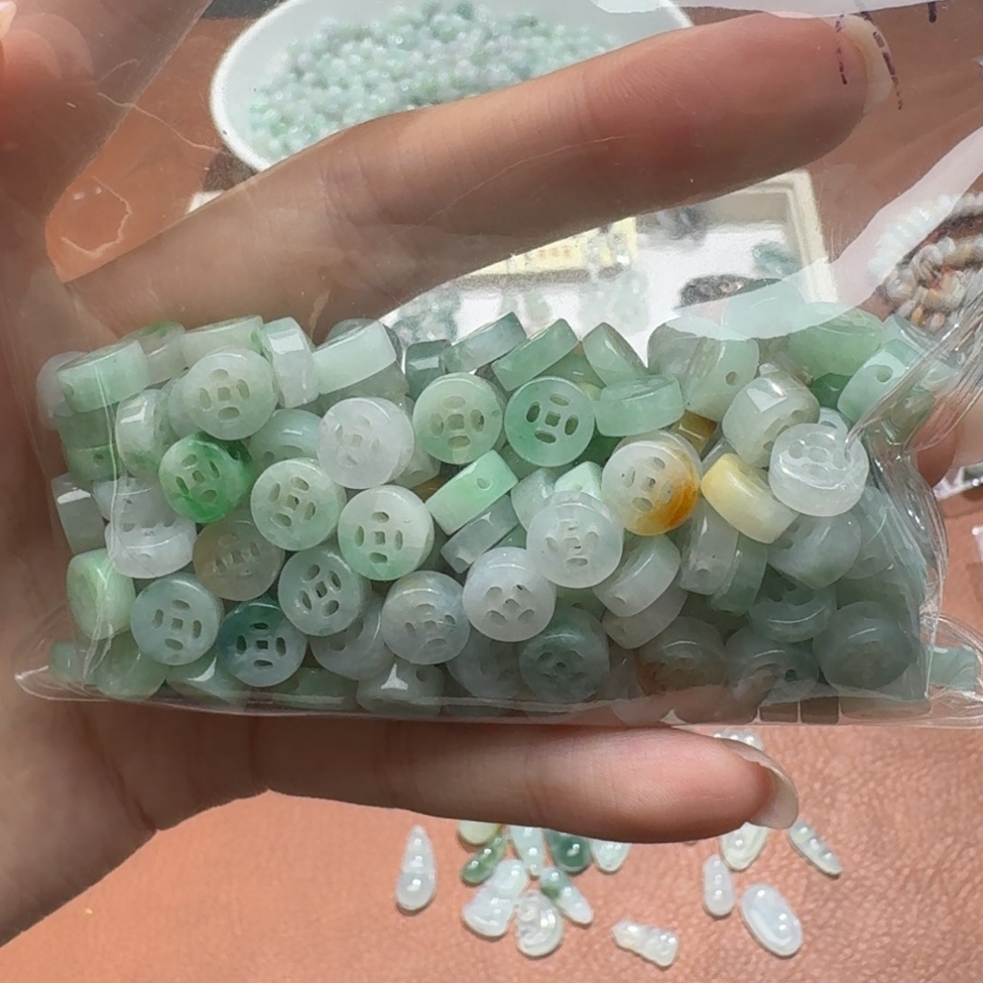 未镶嵌挂件翡翠福利10个，不包邮，拍邮费发货