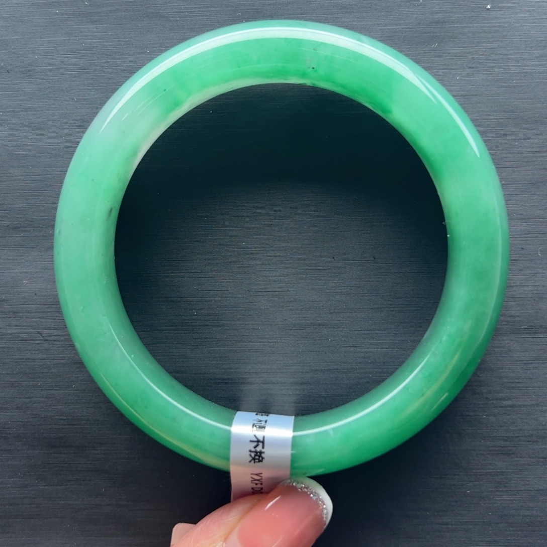 石英质玉（非洲翠）未镶嵌手镯