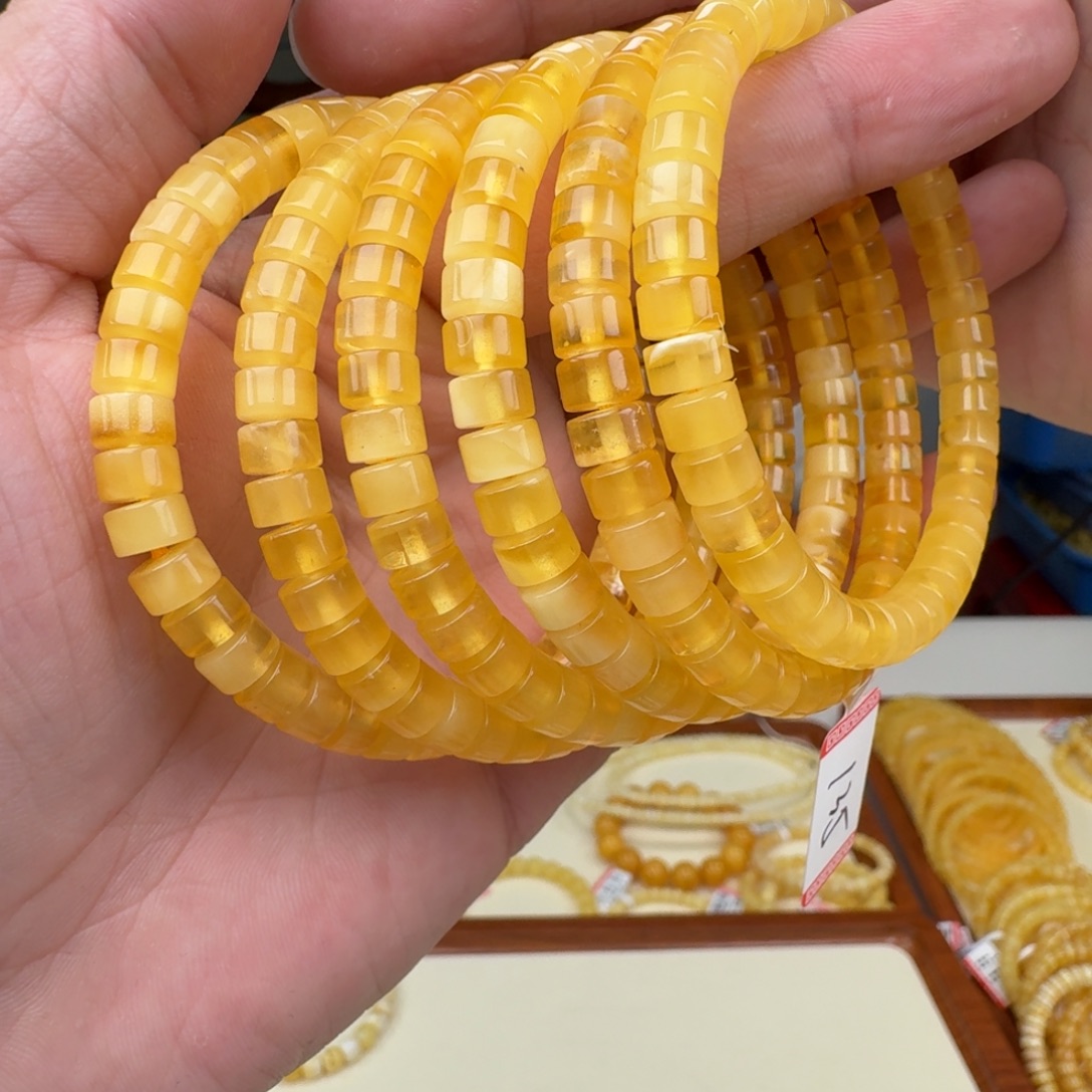琥珀未镶嵌手链多样性发其一