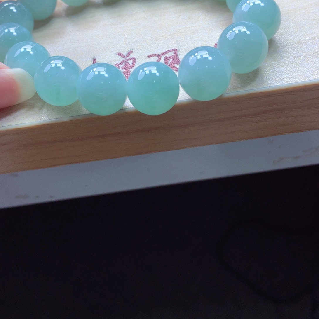 翡翠颈饰未镶嵌吊坠