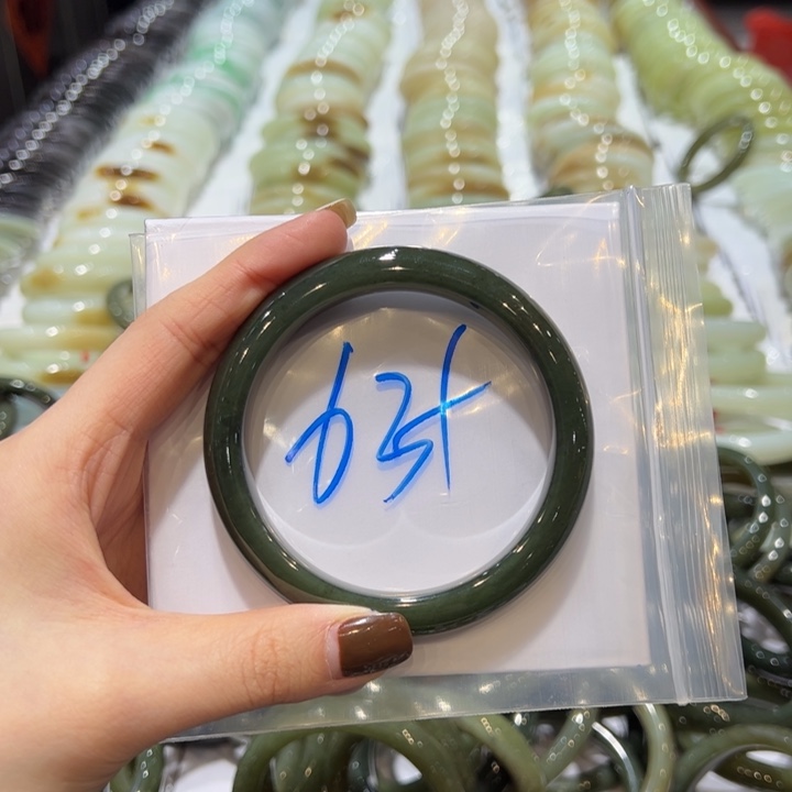 和田玉（糖玉）手镯未镶嵌