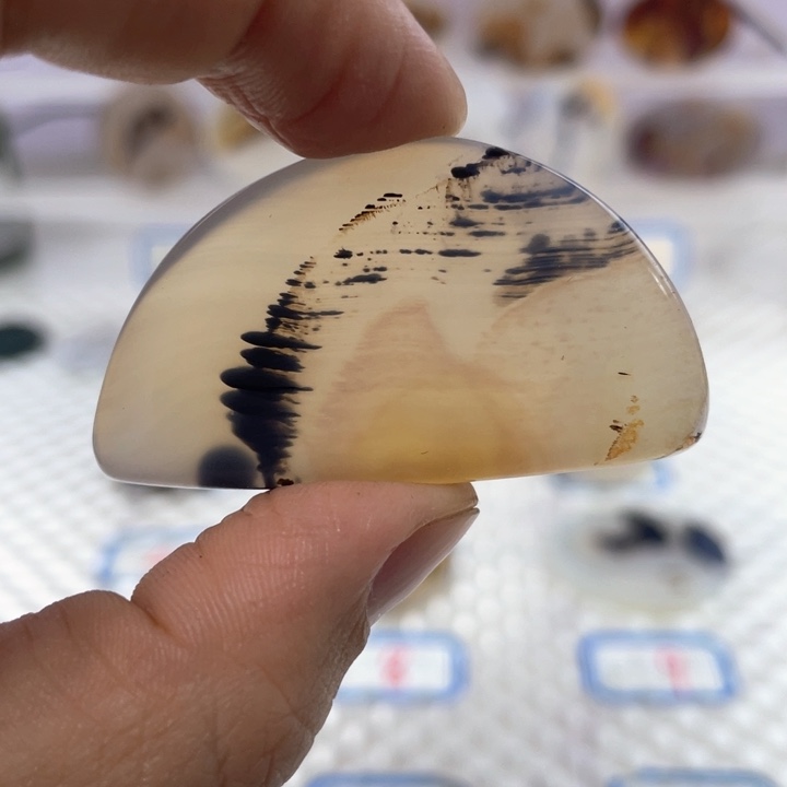 玛瑙/玉髓颈饰未镶嵌